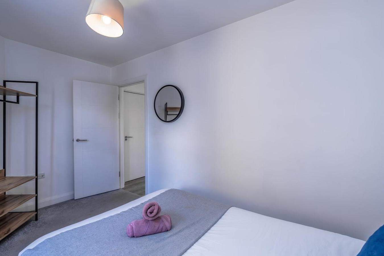 Chic & Modern Apartment - Bedminster Parade Бристол Екстериор снимка